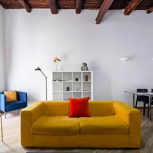 Moderno Nel Centro Storico , Napoli Italia